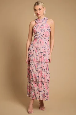 Robe Maxi À Étages Plissés Avec Encolure Américaine