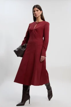 Robe Maxi Techno à Manches Longues avec Détail Trou de Serrure et Finitions