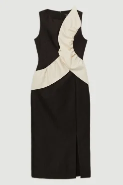 KarenMillen Robe maxi texturée, ajustée, en taffetas contrasté avec volant pour petites tailles.<Femme Tailleurs|Toutes Les Robes
