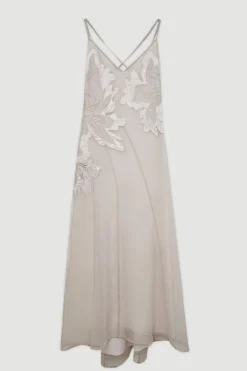 Robe Maxi Tissée à Appliqué Satiné