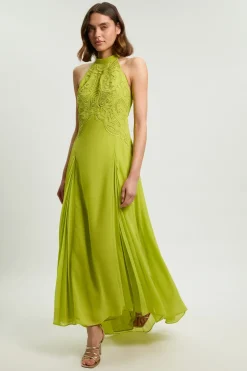 Robe Maxi Tissée Brodée Avec Découpes Ajourées Et Godets Plissés