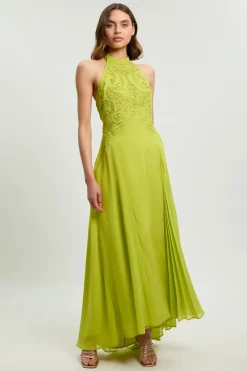 Robe Maxi Tissée Brodée Avec Découpes Ajourées Et Godets Plissés