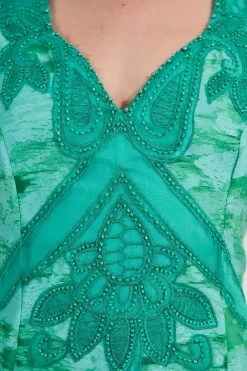 Robe maxi tissée à décolleté en V profond, ornée de motifs tropicaux Burnout