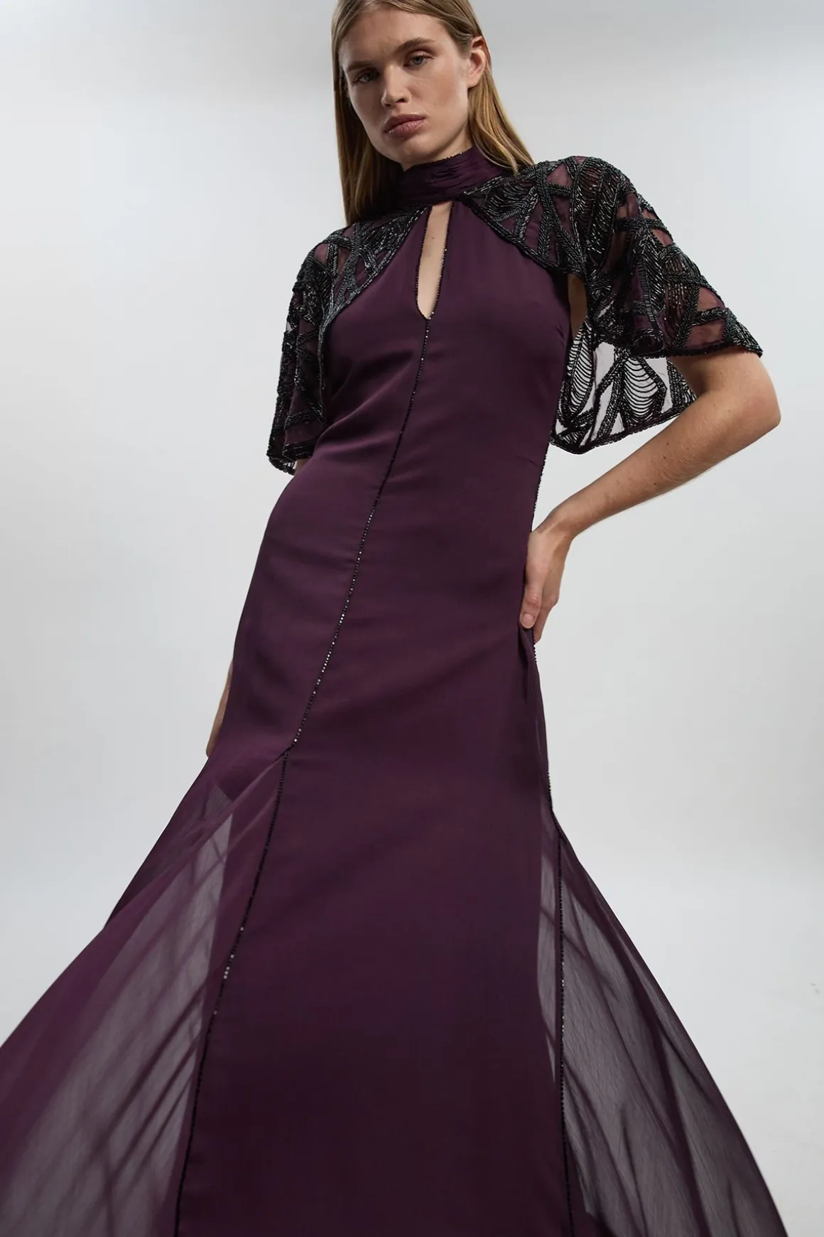 Robe Maxi Tissée à Détail Cape Ajourée Ornée de Cristaux