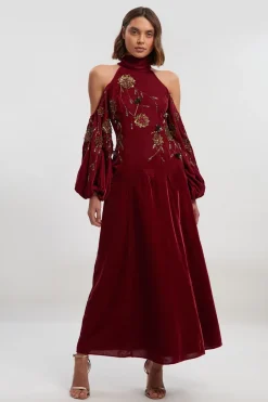 Robe Maxi Tissée en Velours à Épaules Dénudées avec Appliqués Floraux 3D