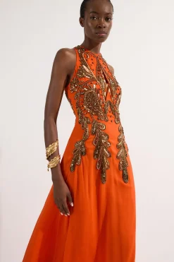 Robe maxi tissée longue à encolure halter avec détails de perles bugle