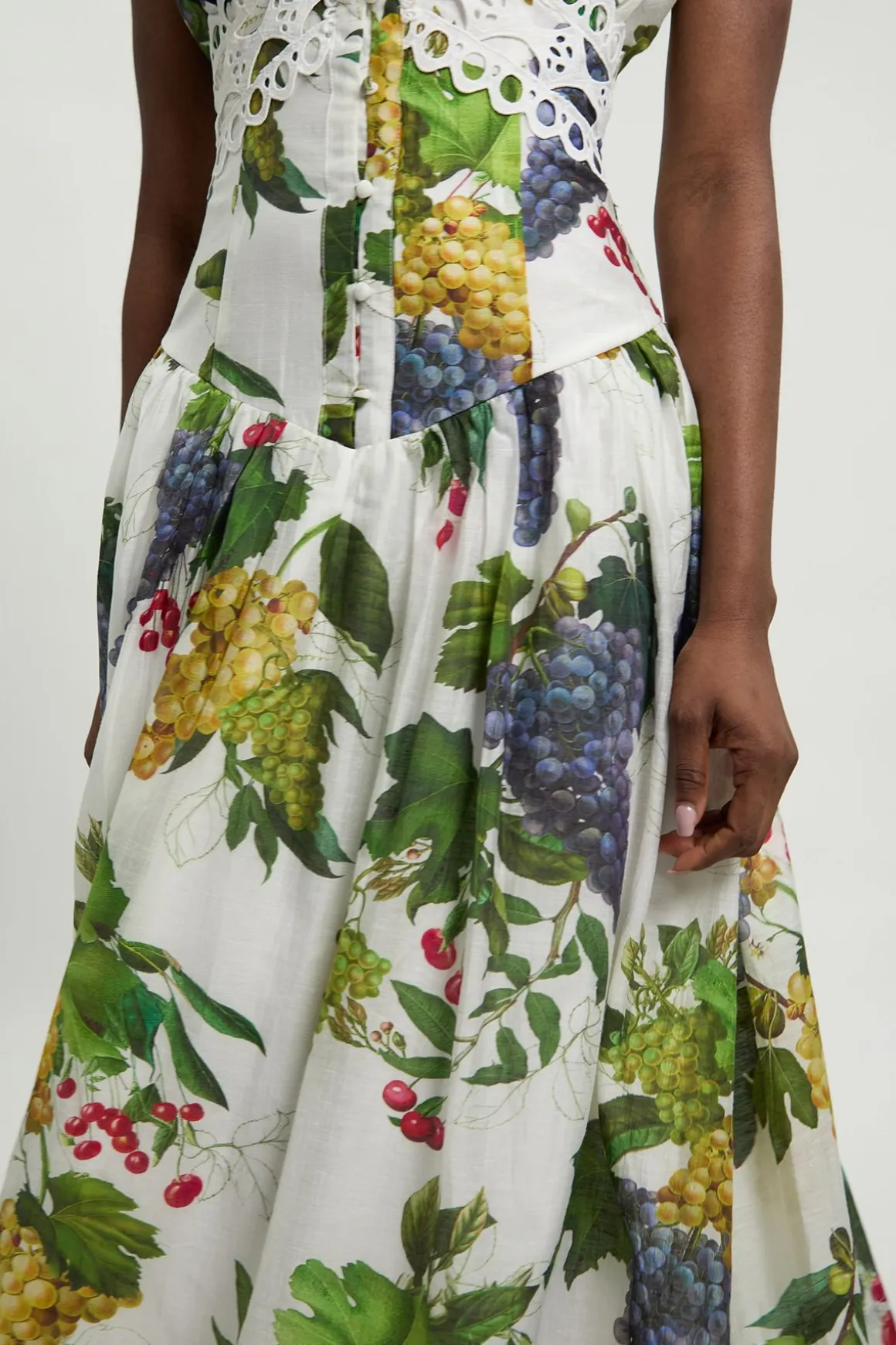 Robe Maxi Tissée À Manches Courtes Avec Imprimé Fruits Et Détail De Galon Petite Taille