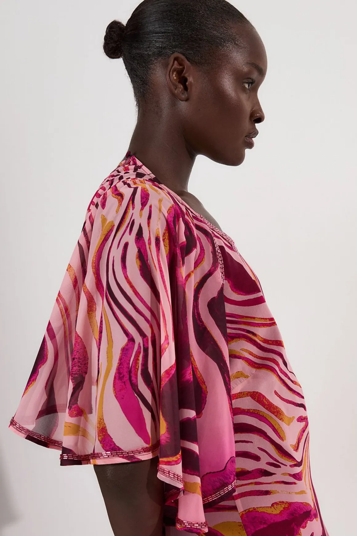 Robe Maxi Tissée à Manches Courtes en Georgette Ornée d'Imprimé Animalier