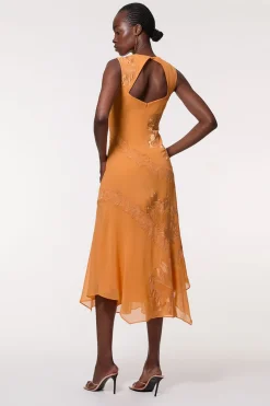 Robe maxi tissée sans manches en géorgette avec appliqué et dentelle