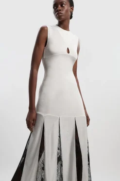 Robe Maxi Tricotée en Mélange de Viscose Moulante Transparente avec Détails en Dentelle