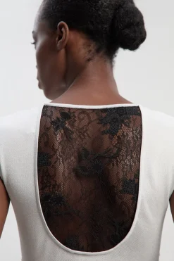 Robe Maxi Tricotée en Mélange de Viscose Moulante Transparente avec Détails en Dentelle