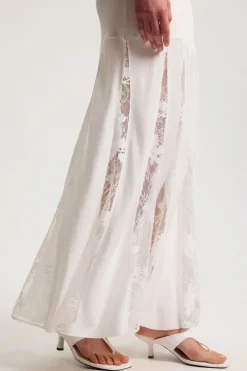 Robe Maxi Tricot Petite Taille en Mélange Viscose Fluide avec Détails en Dentelle Transparente