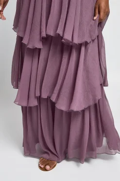 boohoo Robe Maxi À Volants Et Col En V Grande Taille<Femme Robes Patineuses|Robes