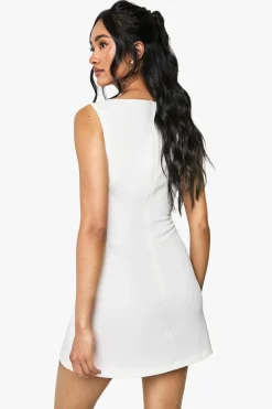 boohoo Robe micro mini à encolure fendue, ajustée et évasée<Femme Robes|Toutes Les Robes
