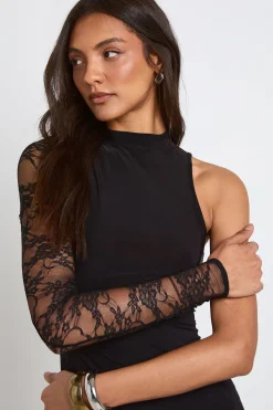 boohoo Robe Midaxi Asymétrique En Dentelle À Une Épaule Pour Grandes Tailles<Femme Robes Moulantes|Satin Et Dentelle