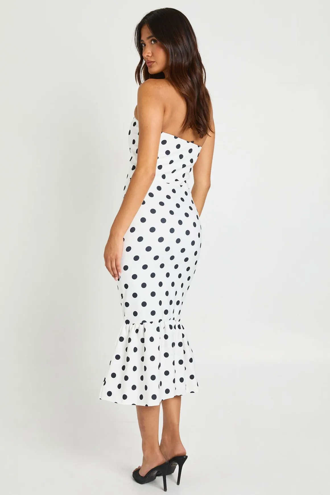 Robe Midaxi Bandeau À Pois Avec Ourlet À Volant