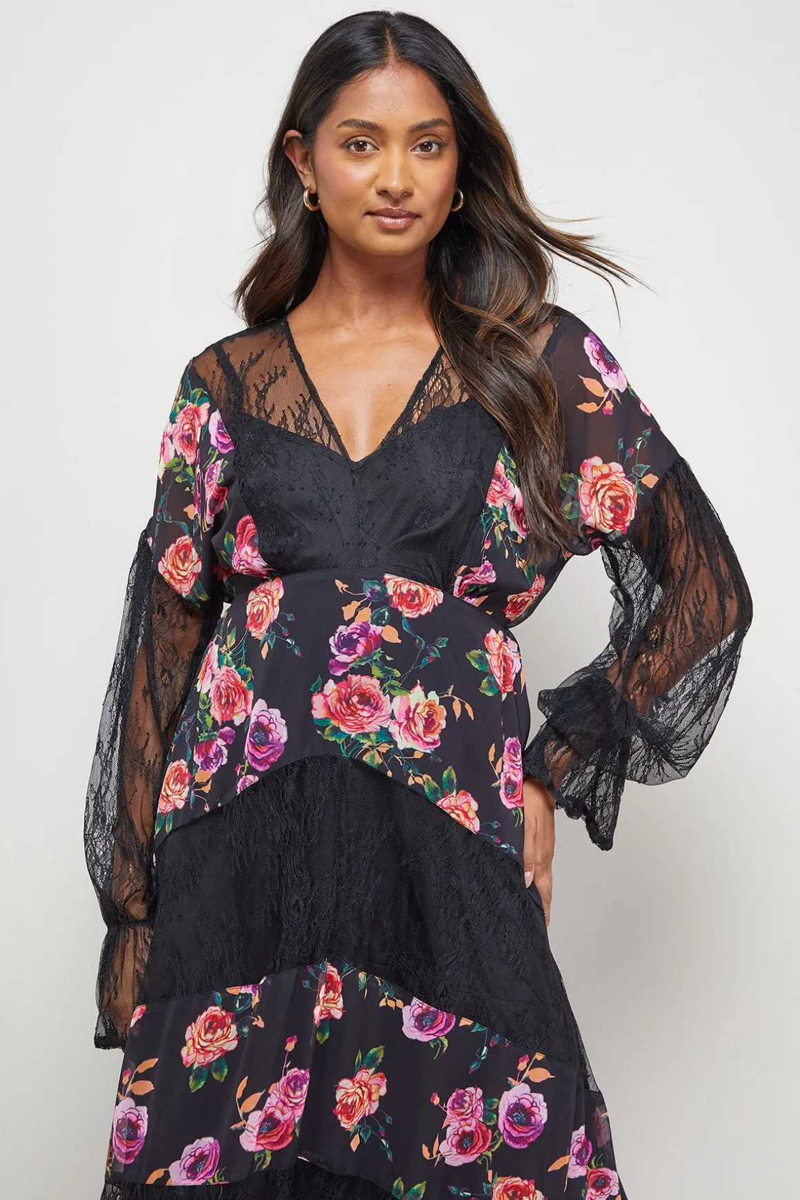 Robe Midaxi à Col V avec Détails de Panneaux en Dentelle Imprimée