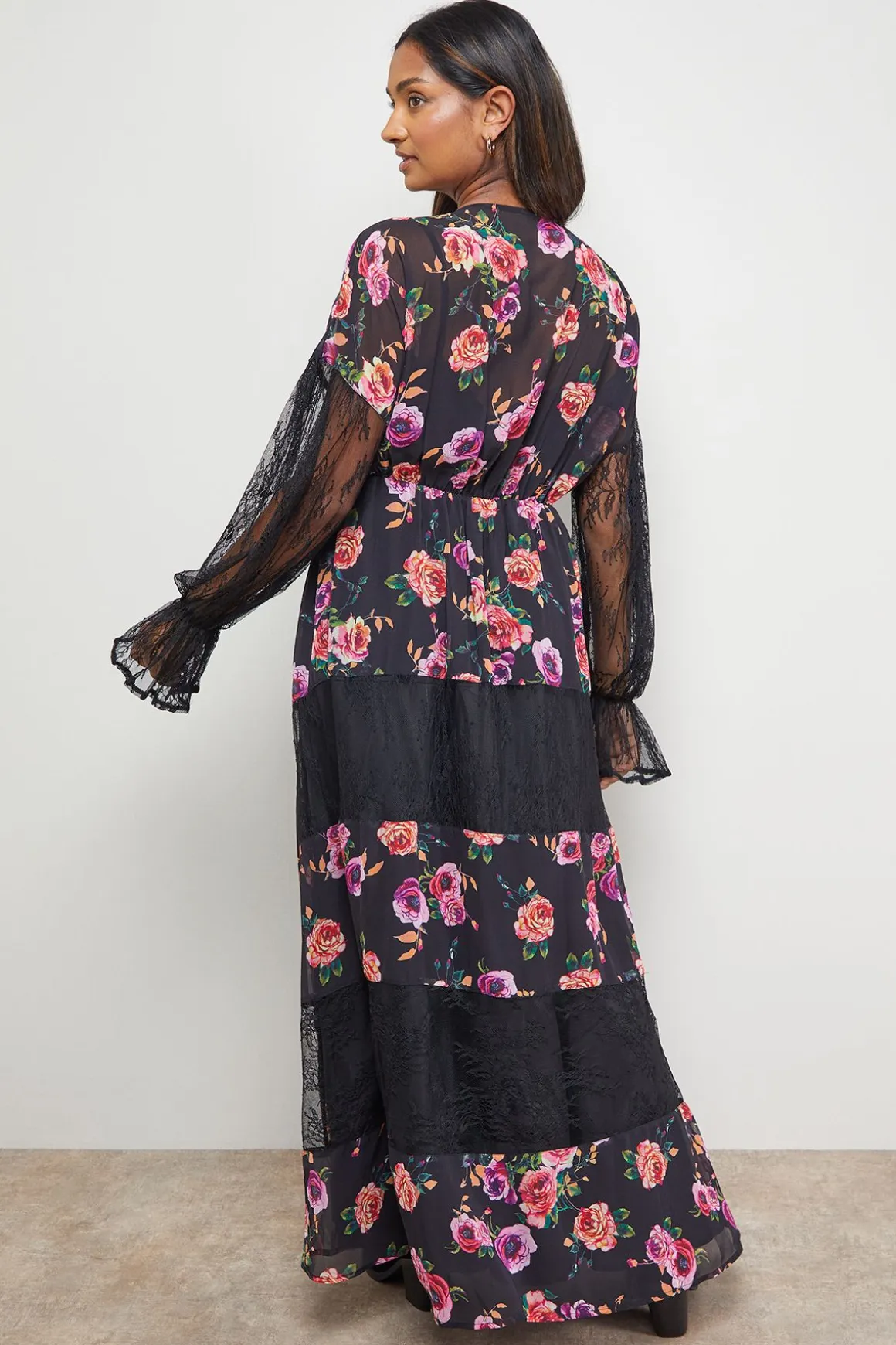 Robe Midaxi à Col V avec Détails de Panneaux en Dentelle Imprimée