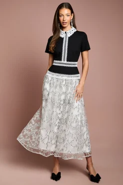 Robe Midaxi à Corsage Extensible et Jupe en Maille Brodée