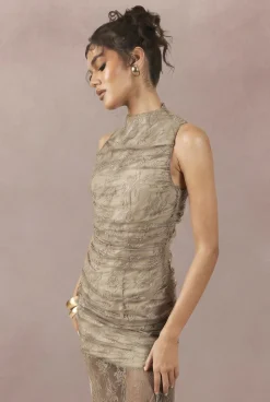 boohoo Robe Midaxi Drapée Avec Détail En Dentelle<Femme Satin Et Dentelle|Robes