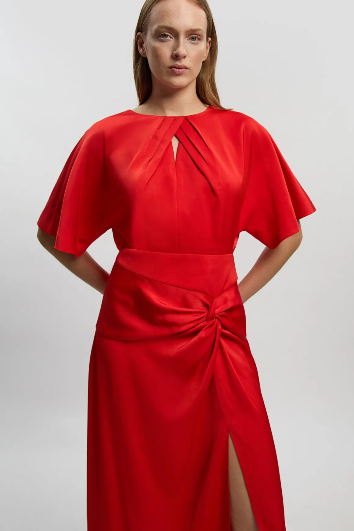 Robe Midaxi En Crêpe Satiné Dos Avec Détail Torsadé