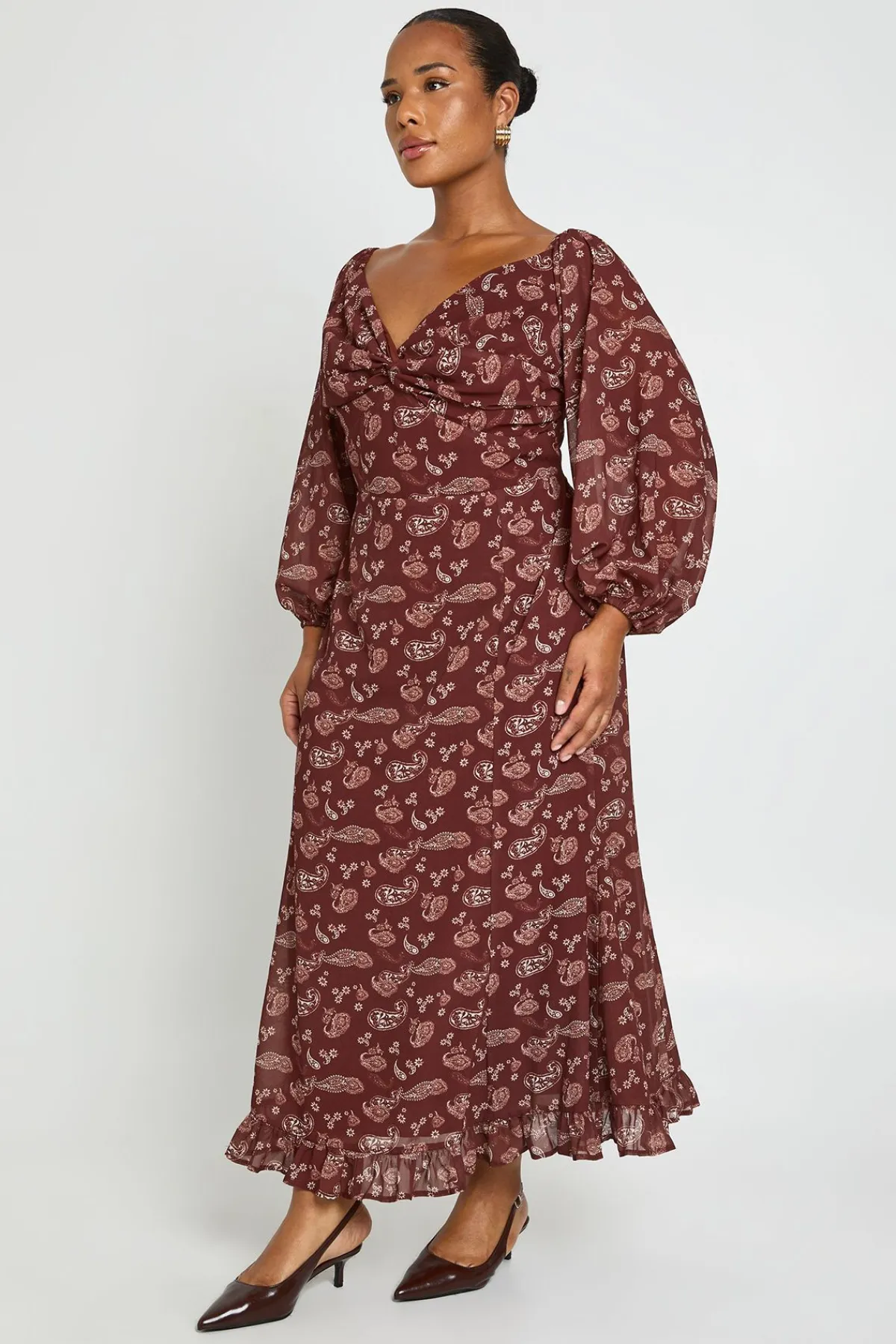 boohoo Robe Midaxi En Mousseline Motif Paisley Grande Taille<Femme Toutes Les Robes|Robes À Manches Longues