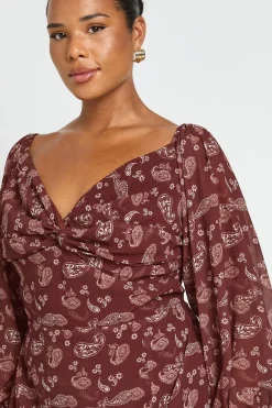 boohoo Robe Midaxi En Mousseline Motif Paisley Grande Taille<Femme Toutes Les Robes|Robes À Manches Longues