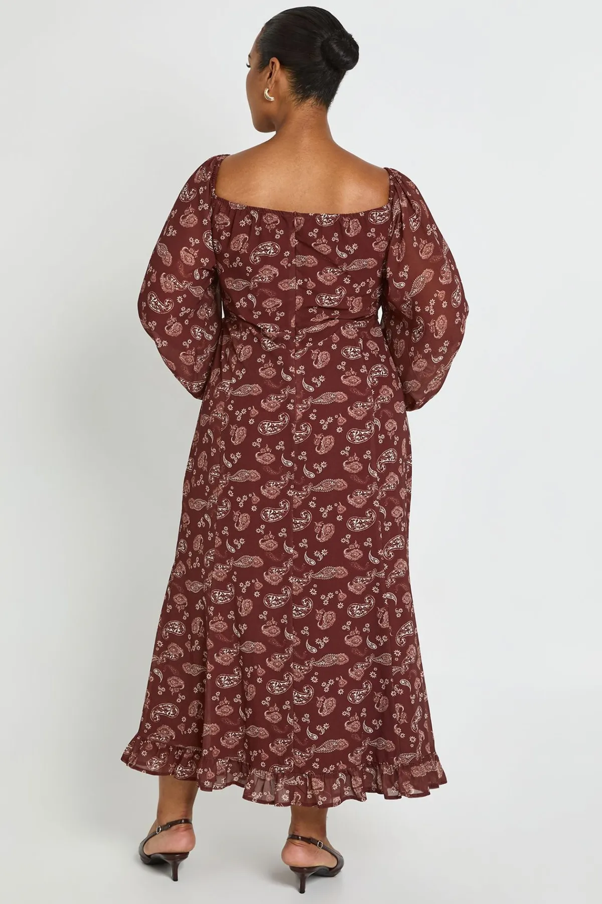boohoo Robe Midaxi En Mousseline Motif Paisley Grande Taille<Femme Toutes Les Robes|Robes À Manches Longues