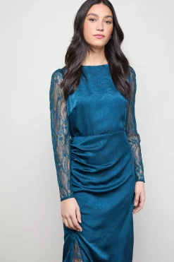 Robe Midaxi en Satin à Manches en Dentelle et Fente Devant