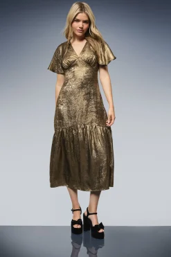 Robe Midaxi en Satin Métallisé à Manches Cape DP Luxe
