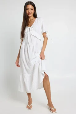 boohoo Robe Midaxi En Seersucker Avec Détails À Volants<Femme Toutes Les Robes|Robes Patineuses