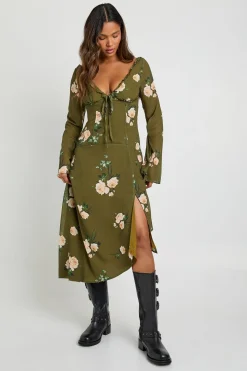 Robe midaxi florale asymétrique à manches évasées