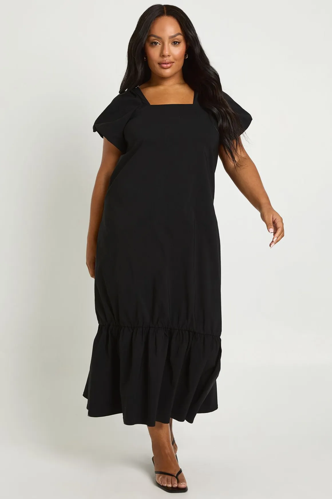 Robe midaxi à fronces avec manches bouffantes et ourlet tombé