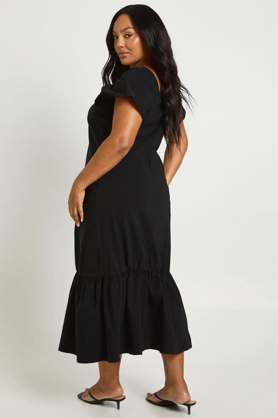 Robe midaxi à fronces avec manches bouffantes et ourlet tombé