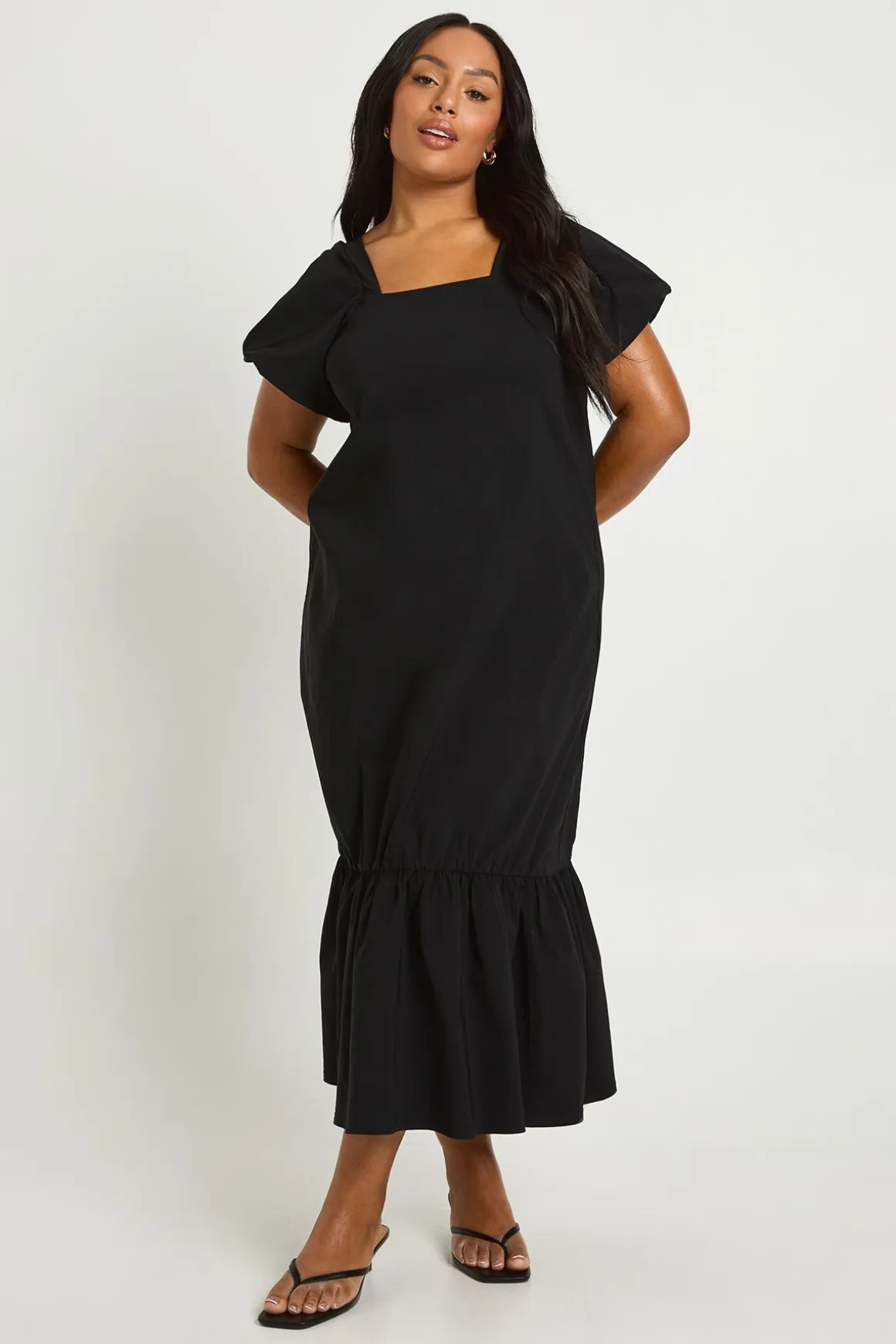 Robe midaxi à fronces avec manches bouffantes et ourlet tombé