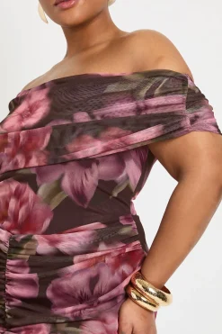 Robe Midaxi Grande Taille à Encolure Bardot et Corps Froncé