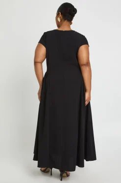 boohoo Robe Midaxi Grande Taille à Jupe Volumineuse Texturée<Femme Robes Mi-Longues|Robes Patineuses