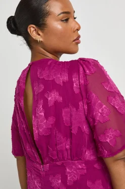 boohoo Robe Midaxi Grande Taille À Manches Papillon En Mousseline Dévorée<Femme Toutes Les Robes|Robes Patineuses