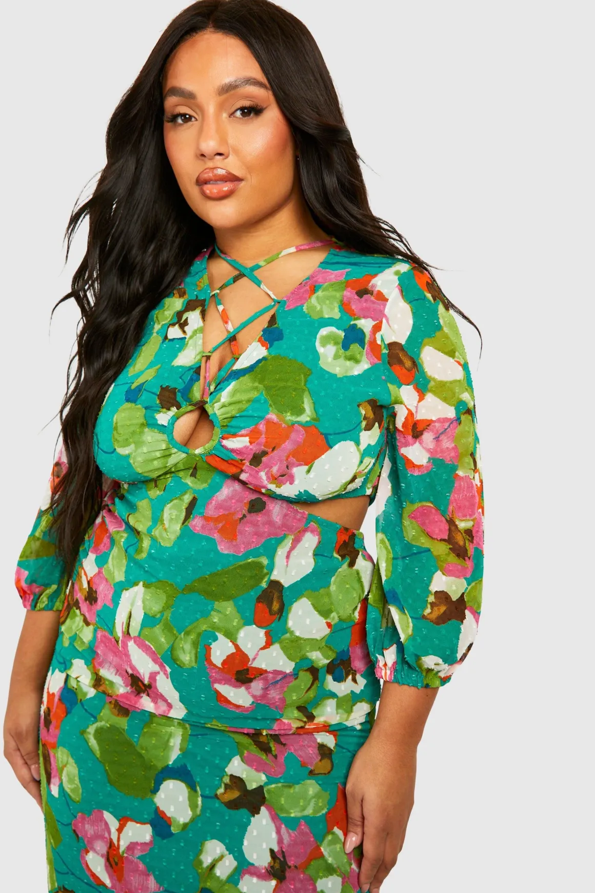Robe midaxi grande taille tissée à imprimé floral, décolleté plongeant, manches longues