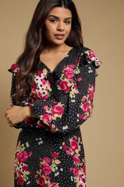Robe Midaxi Imprimée à Volants avec Détail Nœud Contrastant et Motif Floral Patchwork Petite Taille