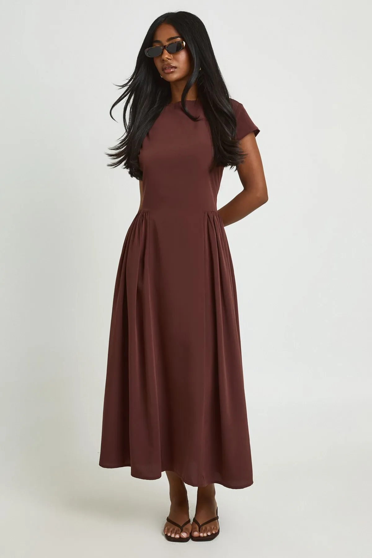 boohoo Robe Midaxi À Jupe Volumineuse Texturée<Femme Toutes Les Robes|Robes Patineuses