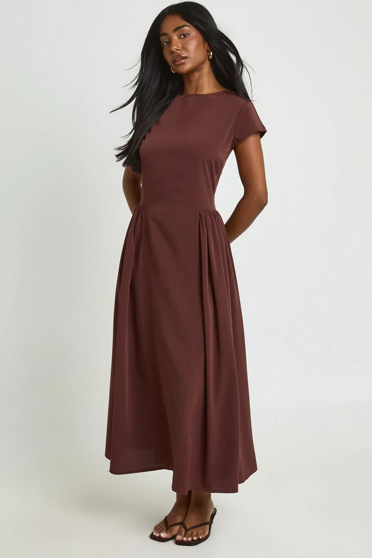 boohoo Robe Midaxi À Jupe Volumineuse Texturée<Femme Toutes Les Robes|Robes Patineuses