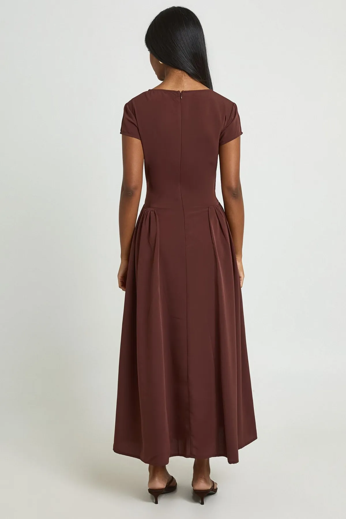 boohoo Robe Midaxi À Jupe Volumineuse Texturée<Femme Toutes Les Robes|Robes Patineuses