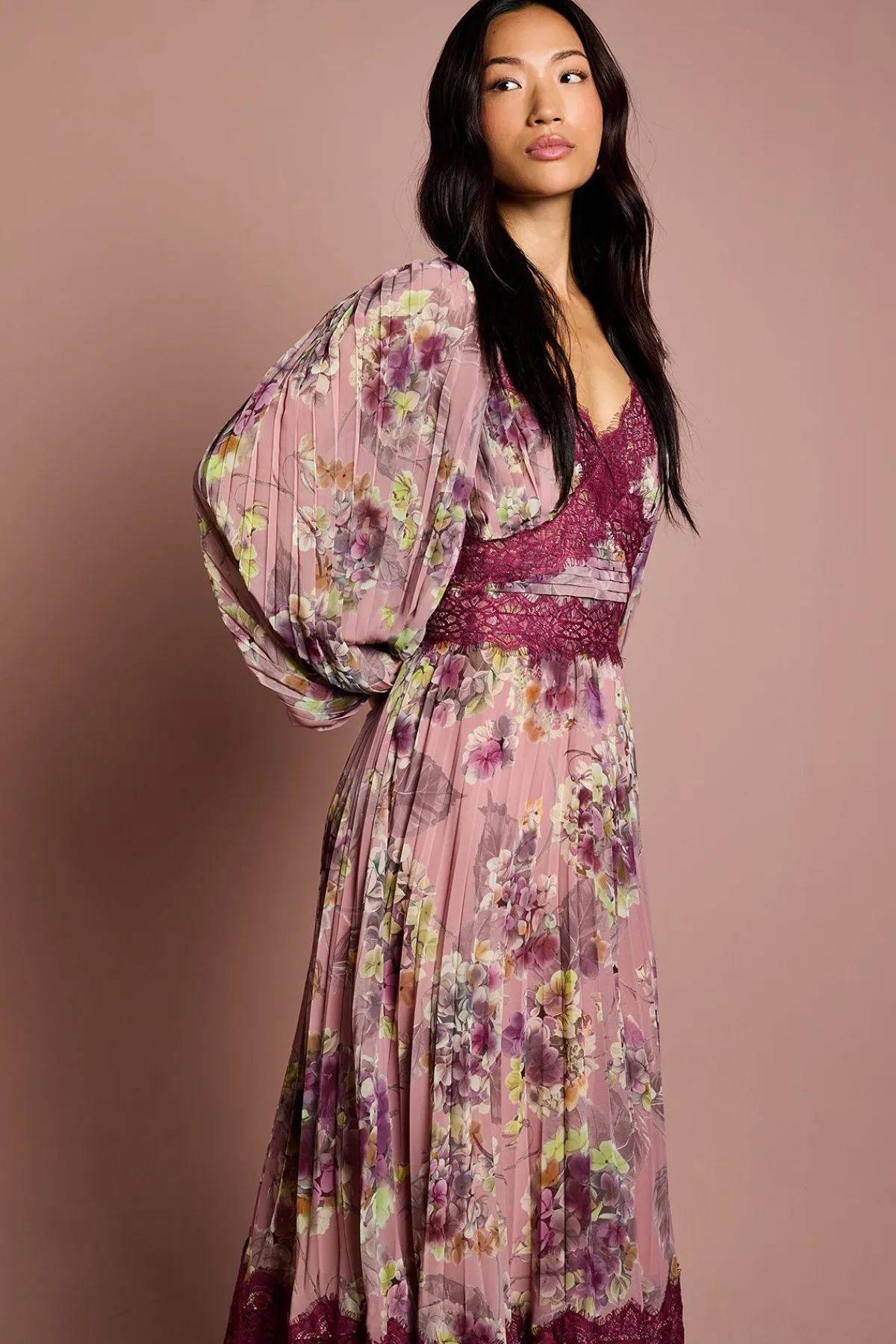 Coast Robe Midaxi à Manches Longues avec Plis et Finitions en Dentelle<Femme Satin Et Dentelle|Robes