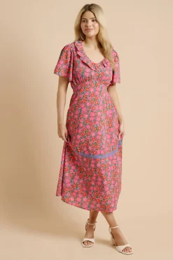 Robe Midaxi À Manches Papillon Multiples Avec Encolure À Volants Et Bordure En Dentelle