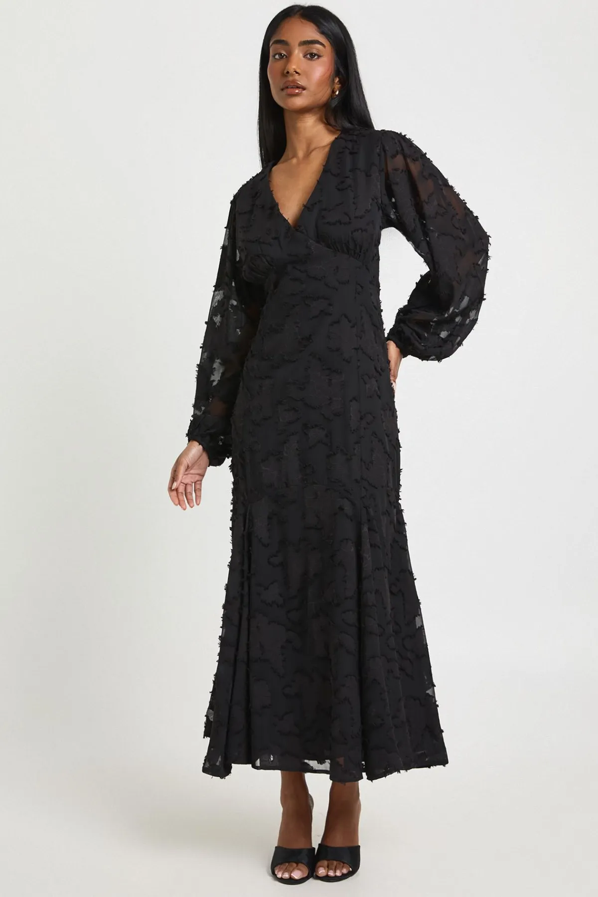 boohoo Robe Midaxi à Manches Évasées Motif Floral Dévoré<Femme Robes Patineuses|Robes À Manches Longues