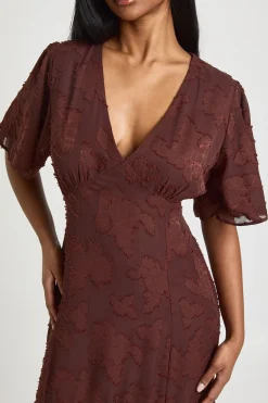 boohoo Robe Midaxi à Manches Évasées Motif Floral Dévoré<Femme Looks Chocolat|Robes Patineuses