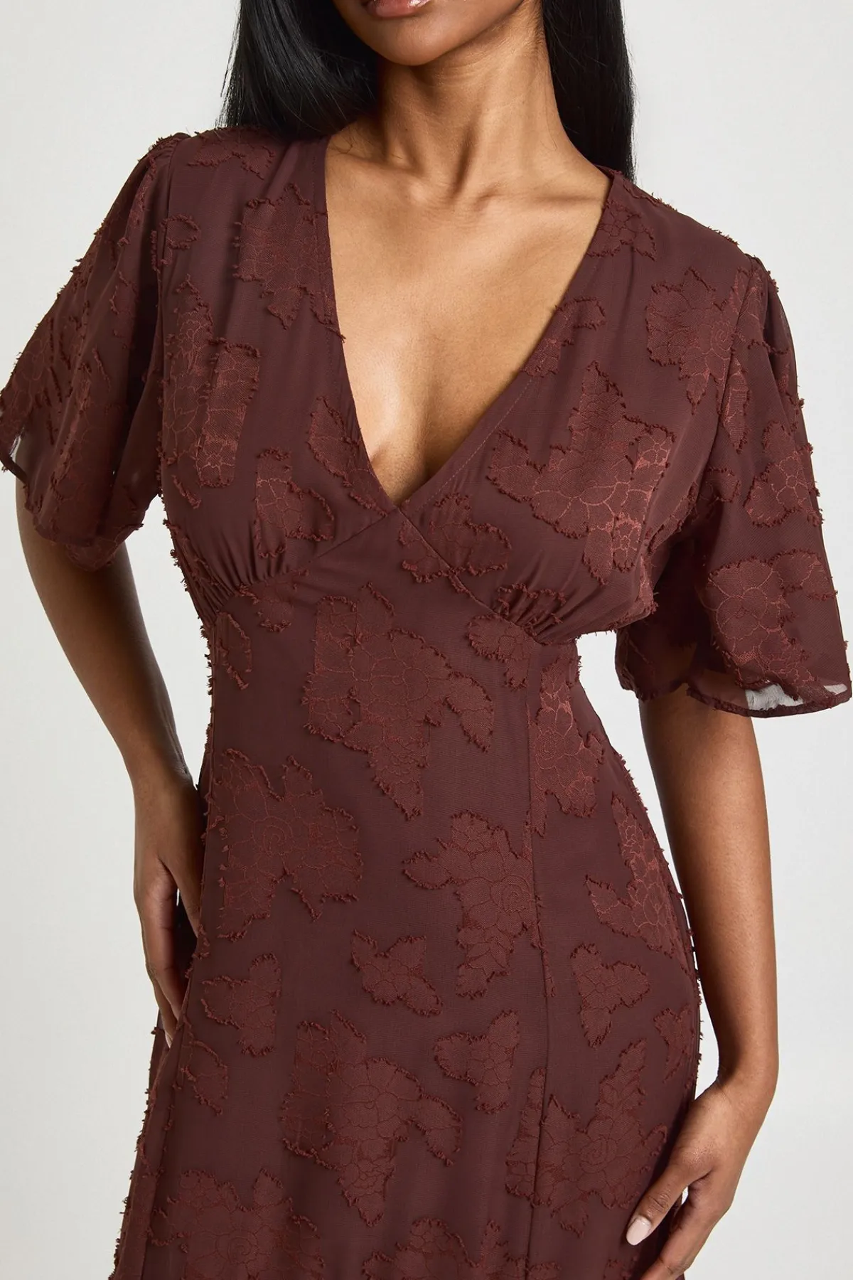 boohoo Robe Midaxi à Manches Évasées Motif Floral Dévoré<Femme Looks Chocolat|Robes Patineuses