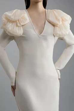 Robe Midaxi Moulante en Maille avec Détail d'Épaules à Volants en Soie