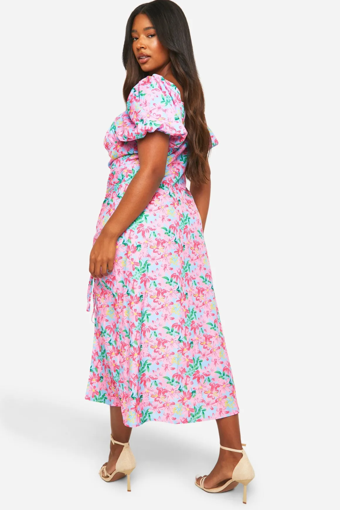 Robe midaxi pour grandes tailles en tissu tissé à motifs floraux discrets et froncée